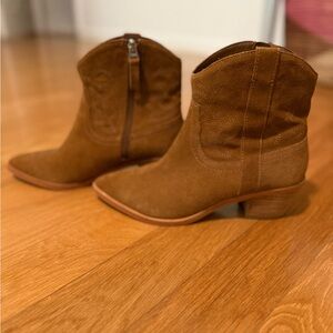 Dolce Vita Solow western Ankle Boots